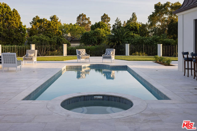2125 Birnam Wood Drive, Santa Barbara CA: https://media.crmls.org/mediaz/7c5468b9-d46f-4080-a576-cac1b564150c.jpg