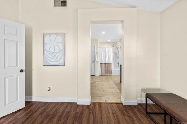 858 Via Barquero, San Marcos CA: https://media.crmls.org/mediaz/7c5487e4-95f0-41a3-9d00-9078bf35b8cd.jpg