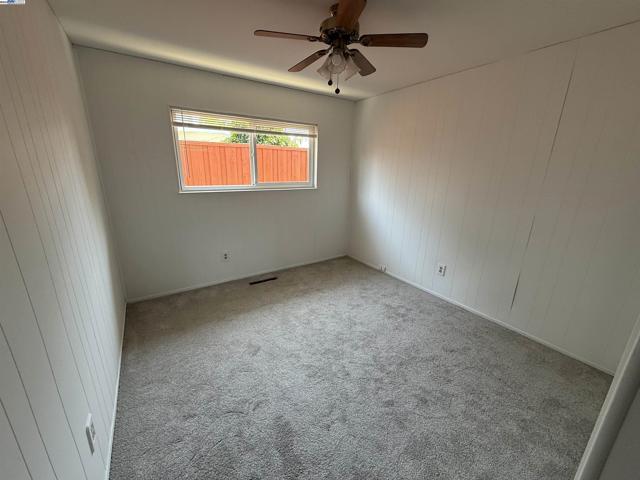 1047 Innsbruck St, Livermore CA: https://media.crmls.org/mediaz/7c54eb45-883b-4556-97b3-718d42a323c1.jpg