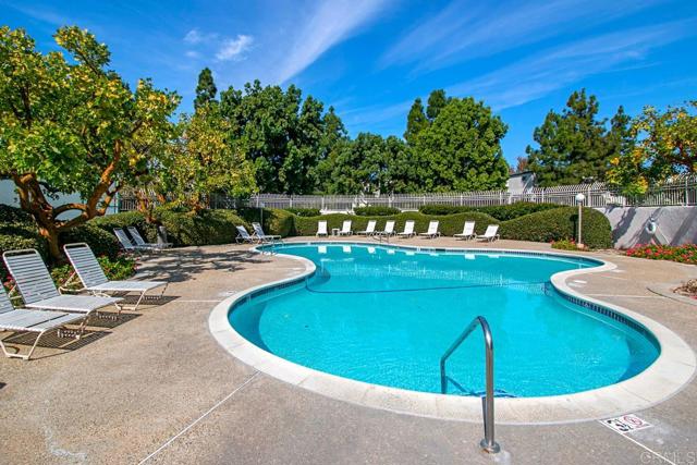 Detail Gallery Image 40 of 46 For 8448 via Sonoma #100,  La Jolla,  CA 92037 - 2 Beds | 1/1 Baths