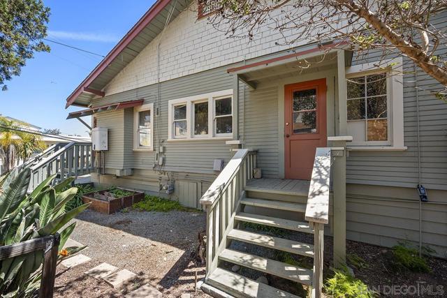 1821 25 Cypress Ave, San Diego CA: https://media.crmls.org/mediaz/7c557c2a-9534-4961-831c-e518536acccd.jpg