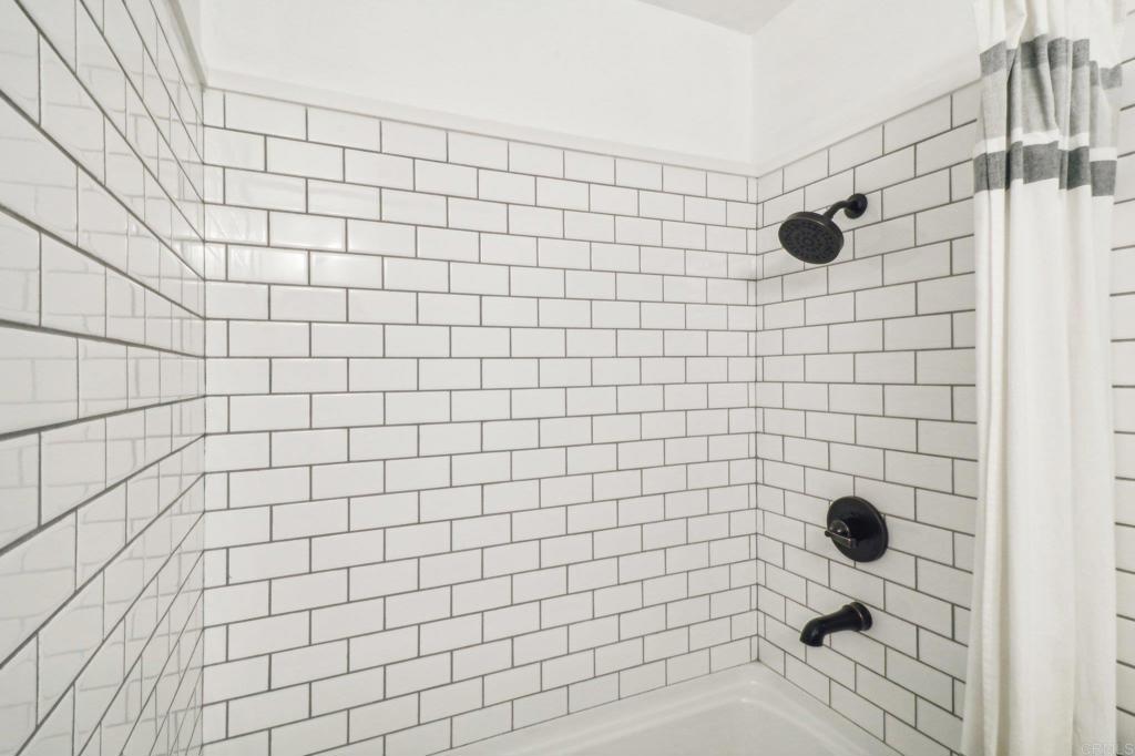 https://media.crmls.org/mediaz/7c557e93-aa19-4a08-9ee3-b2be3494e972.jpg?preset=X-Large