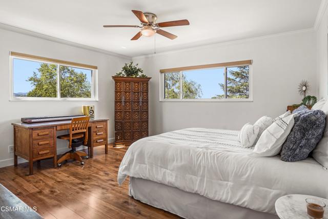863 Falmouth Street, Thousand Oaks CA: https://media.crmls.org/mediaz/7c55869e-0dba-4ef9-a2e0-4b4a2a176582.jpg