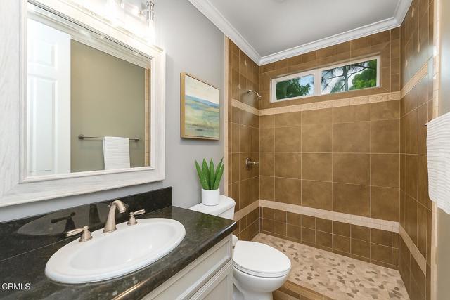 321 Town Forest Court, Camarillo CA: https://media.crmls.org/mediaz/7c56919a-deb1-48f6-9e0d-43d643a627ba.jpg