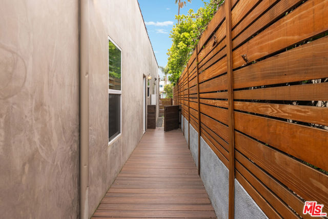 1774 Washington Way, Venice CA: https://media.crmls.org/mediaz/7c576f51-36f2-47d6-bc5b-bdc0c867e474.jpg