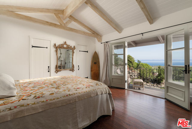 15 Loma Media Road, Santa Barbara CA: https://media.crmls.org/mediaz/7c58c3c4-916d-44b7-9e08-b79cff9e34af.jpg