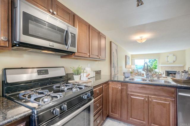 220 S Shorehang Lane, Encinitas CA: https://media.crmls.org/mediaz/7c593a41-9253-4cd8-8f49-7648268b0f07.jpg