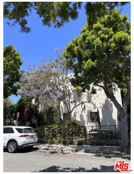 639 Navy Street, B photo 23