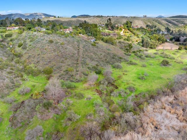 16574 Zumaque, Rancho Santa Fe CA: https://media.crmls.org/mediaz/7c596dcd-e314-4260-ada8-ce66342c251a.jpg