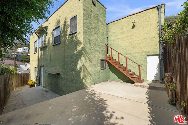 1540 Stanford Drive photo 27