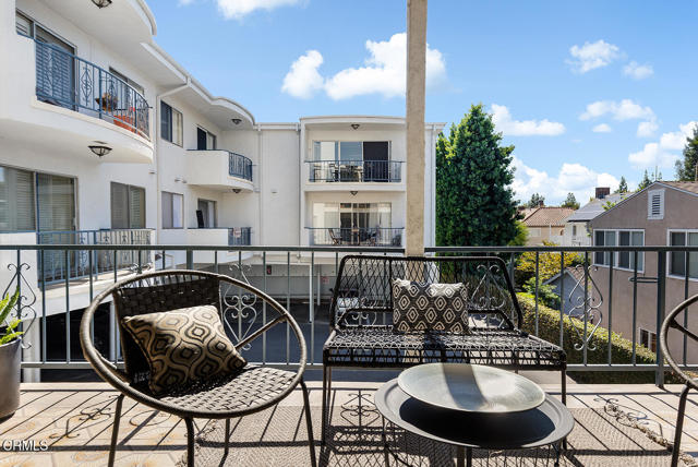 Detail Gallery Image 15 of 24 For 972 E California Bld #201,  Pasadena,  CA 91106 - 2 Beds | 2 Baths