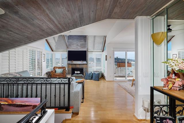 Detail Gallery Image 12 of 32 For 307 Longden Lane, Solana Beach,  CA 92075 - 2 Beds | 2/1 Baths