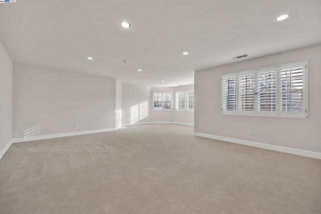 2215 Chardonnay Way, Livermore CA: https://media.crmls.org/mediaz/7c5ac559-1a55-4a92-b896-24340967baf3.jpg