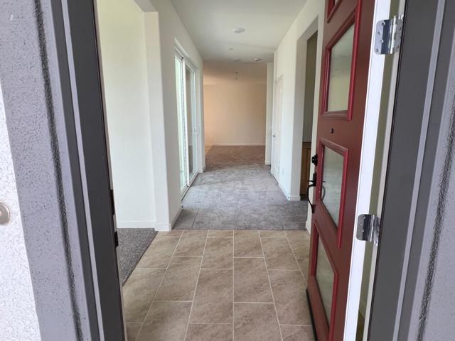 2800 High Tide Avenue, Sacramento CA: https://media.crmls.org/mediaz/7c5ac82e-88b9-484a-b6db-f6b593cceb9b.jpg