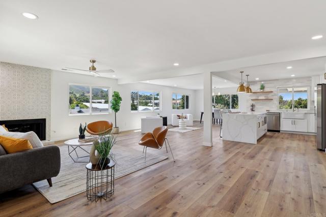 Detail Gallery Image 9 of 69 For 1917 Friendly Dr, Vista,  CA 92084 - 4 Beds | 3 Baths