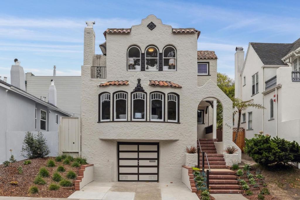 2615 Lincoln Way