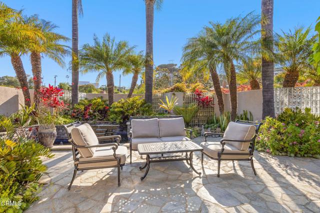 612 Via Arroyo, Ventura CA: https://media.crmls.org/mediaz/7c5bdac8-c4c4-4317-bd44-3bab08f72228.jpg