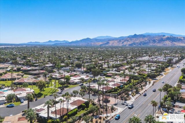 733 N Via Acapulco, Palm Springs CA: https://media.crmls.org/mediaz/7c5beae5-938f-4ce6-95ab-cdbcbe831fe0.jpg