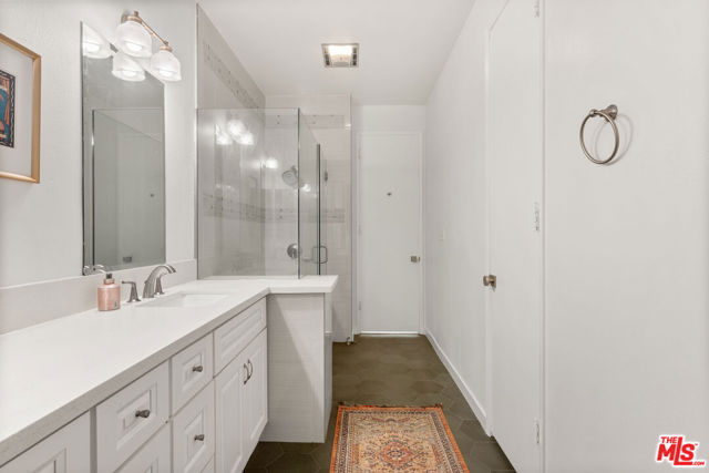 1500 Camden Avenue, Los Angeles CA: https://media.crmls.org/mediaz/7c5ca1c2-b808-4260-a29c-4d7d99fb95b2.jpg