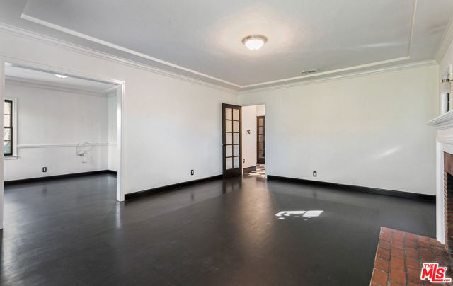 508 N San Vicente Boulevard, West Hollywood CA: https://media.crmls.org/mediaz/7c5cc27a-2410-4327-8031-fcb7855bbce9.jpg