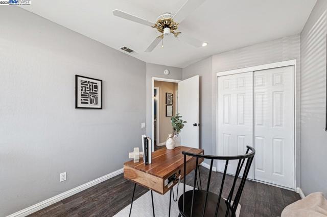 648 Buckeye Dr, Livermore CA: https://media.crmls.org/mediaz/7c5d0565-f220-4199-b71d-74ed465fbeb9.jpg