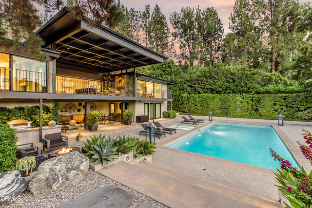 1240 Chateau Road, Pasadena CA: https://media.crmls.org/mediaz/7c5d7b4c-e1f8-422a-8e38-41b10ece07c2.jpg