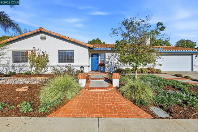 304 Lion Valley Rd, Escondido CA: https://media.crmls.org/mediaz/7c5dca1b-2b2c-4e33-b768-d8d90f9260ff.jpg