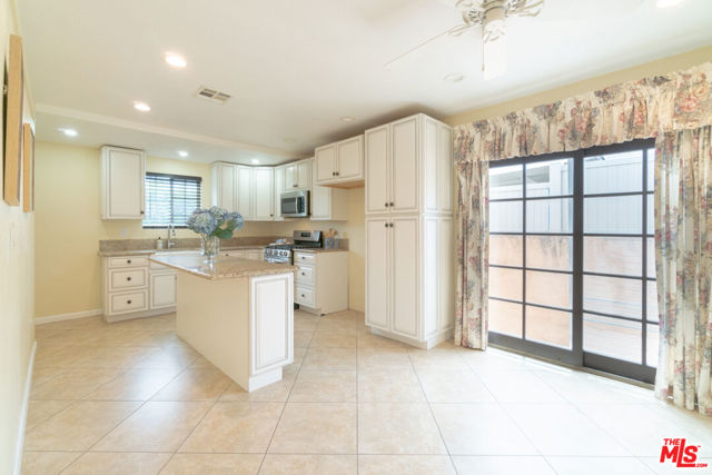 8371 Tampa Avenue photo 4