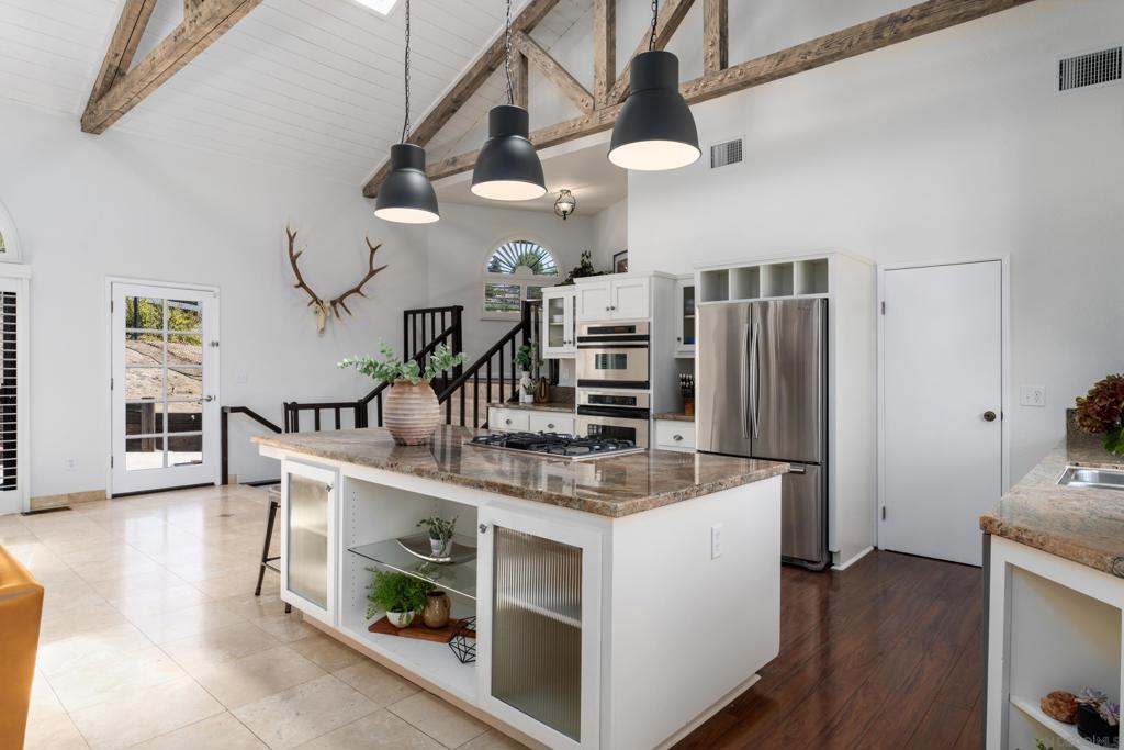 MLS #250034940SD img 9