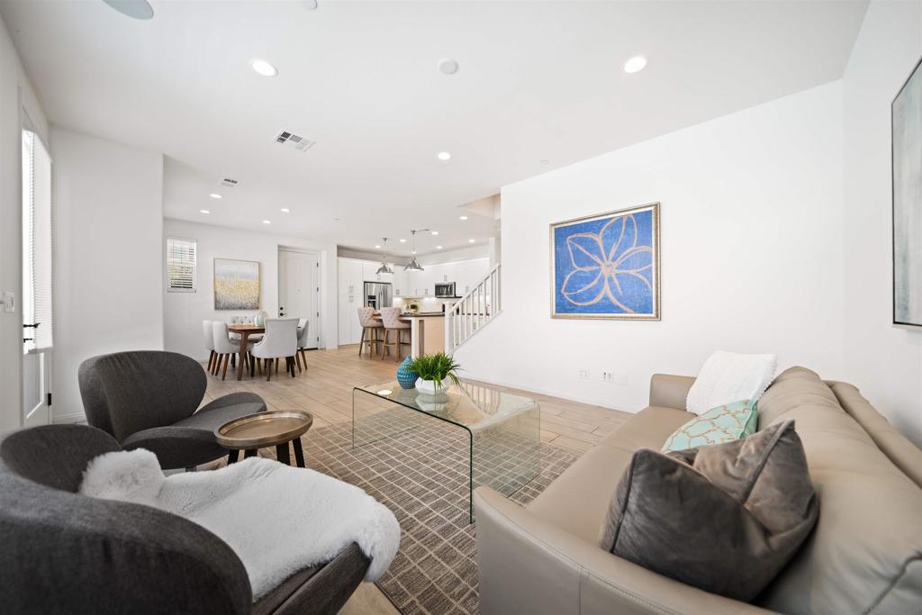 MLS #250027413SD img 13