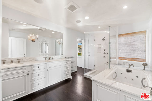 0 Broad Beach Road, Malibu CA: https://media.crmls.org/mediaz/7c5e4d89-9d85-4330-b2e2-2b655bc4696c.jpg