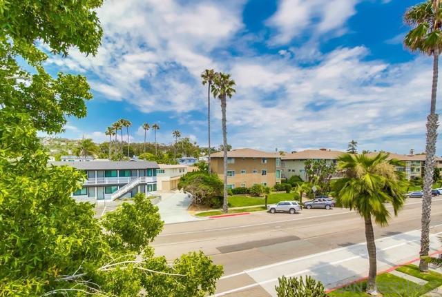 5370 La Jolla Blvd., La Jolla CA: https://media.crmls.org/mediaz/7c5e6eb4-275f-4f25-9c62-da78567fb70d.jpg