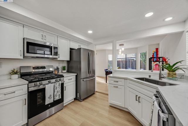 3691 Thrush Ter., Fremont CA: https://media.crmls.org/mediaz/7c5ec9de-2385-4839-880a-55f7a38b76b8.jpg