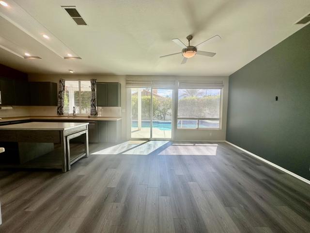 19 FAMILY ROOM