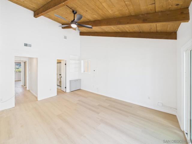 670 Bel Air Dr W, Vista CA: https://media.crmls.org/mediaz/7c5fe5a6-2fca-48e7-9fa1-019984086dd7.jpg