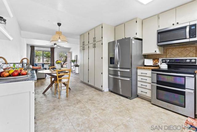 8722 Wahl, Santee, California 92071, 2 Bedrooms Bedrooms, ,1 BathroomBathrooms,Condominium,For Sale,Wahl,250019503SD