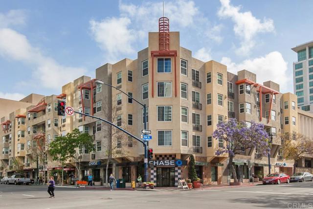 1435 India Street, San Diego CA: https://media.crmls.org/mediaz/7c618fcf-ec06-42bb-a766-df04e078b65b.jpg