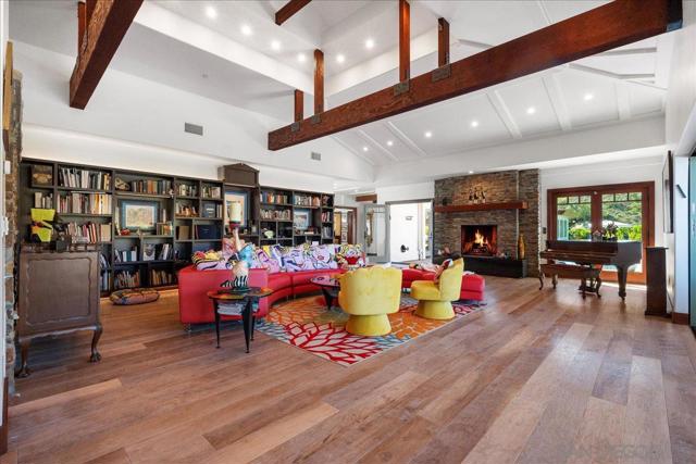 8018 La Milla, Rancho Santa Fe CA: https://media.crmls.org/mediaz/7c61a15c-d876-4557-bf64-379b92b0e374.jpg