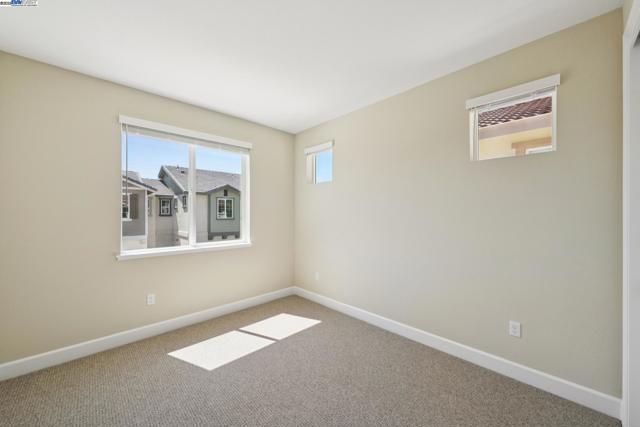1305 Sunningdale Lane, Fairfield CA: https://media.crmls.org/mediaz/7c623744-2446-4d30-b412-3b52ec66882b.jpg