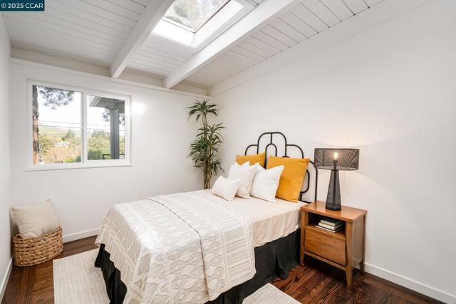 3337 S Lucille Ln, Lafayette CA: https://media.crmls.org/mediaz/7c62a4fb-e3cf-482c-b07c-056cab711098.jpg