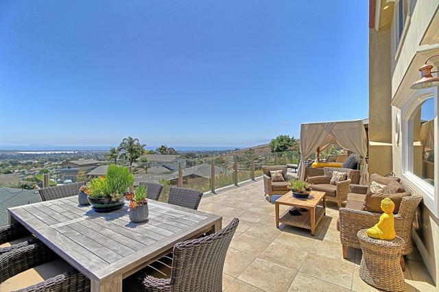 5350 Edgehill Circle, Ventura CA: https://media.crmls.org/mediaz/7c62f028-5d8a-44a0-8585-4705cf6a9a7f.jpg