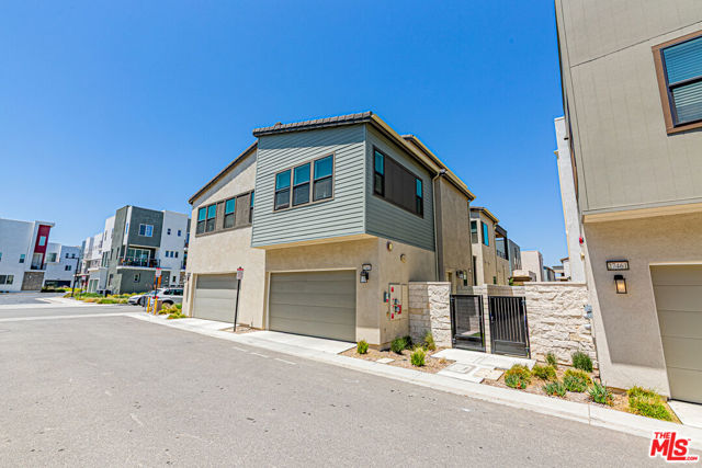 27457 Flycatcher Place, Valencia CA: https://media.crmls.org/mediaz/7c631ab6-889c-456d-a85c-9db4793998c9.jpg
