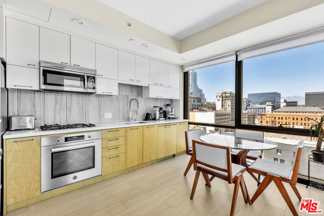 400 S Broadway, Los Angeles CA: https://media.crmls.org/mediaz/7c63954c-1bc0-4dae-9bfd-8179c0e9968d.jpg