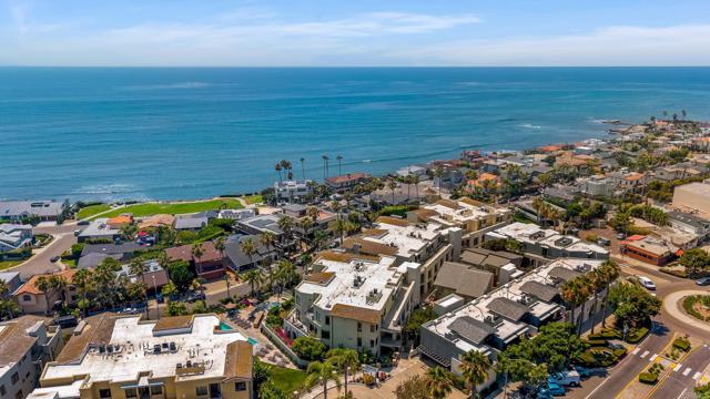 5470 La Jolla Boulevard, La Jolla CA: https://media.crmls.org/mediaz/7c63a6c2-bb3c-43af-a08f-572a0c9e427c.jpg