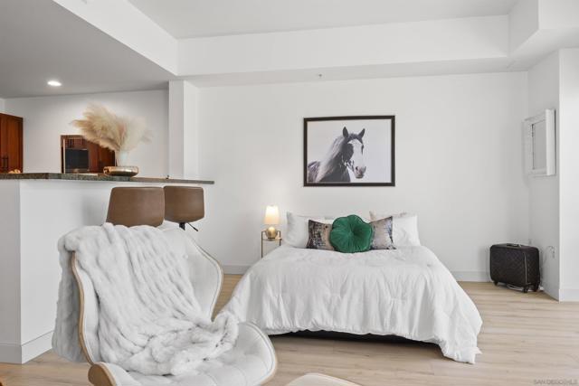 206 Park Blvd, San Diego CA: https://media.crmls.org/mediaz/7c643681-cd26-482d-9ffe-c6848929be7b.jpg
