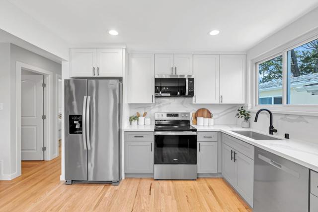 285 Alta Vista Way, Daly City CA: https://media.crmls.org/mediaz/7c644bb9-2eba-4cf1-8cf4-d58677a489b5.jpg