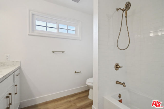 23681 Cavanaugh Road, Lake Forest CA: https://media.crmls.org/mediaz/7c6458f3-3510-4404-8af8-bda5d03c03b7.jpg