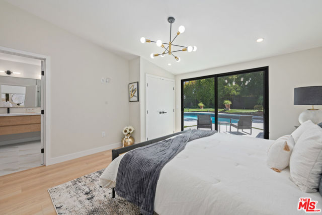 23442 Burbank Boulevard, Woodland Hills CA: https://media.crmls.org/mediaz/7c64a491-97f1-412f-8ce9-318720744b20.jpg
