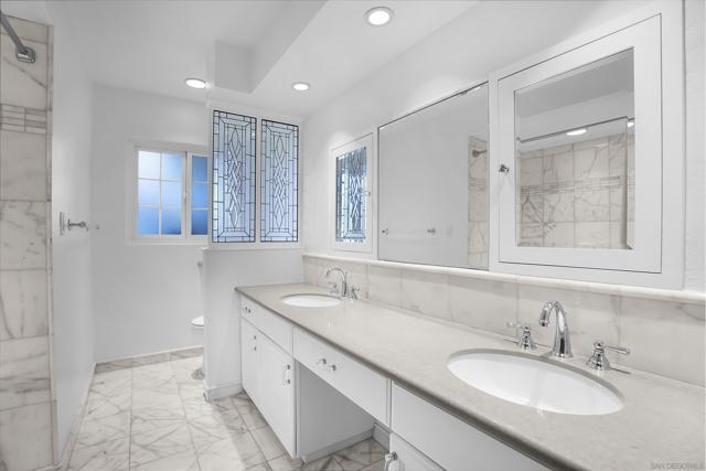5852 Lomond Drive, San Diego CA: https://media.crmls.org/mediaz/7c64b3ad-6583-478d-98d6-ae638ef1cc4c.jpg