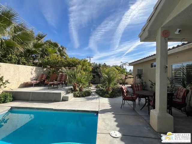3116 E Via Escuela, Palm Springs CA: https://media.crmls.org/mediaz/7c64f3ad-919c-4980-9a06-6574b3d774be.jpg